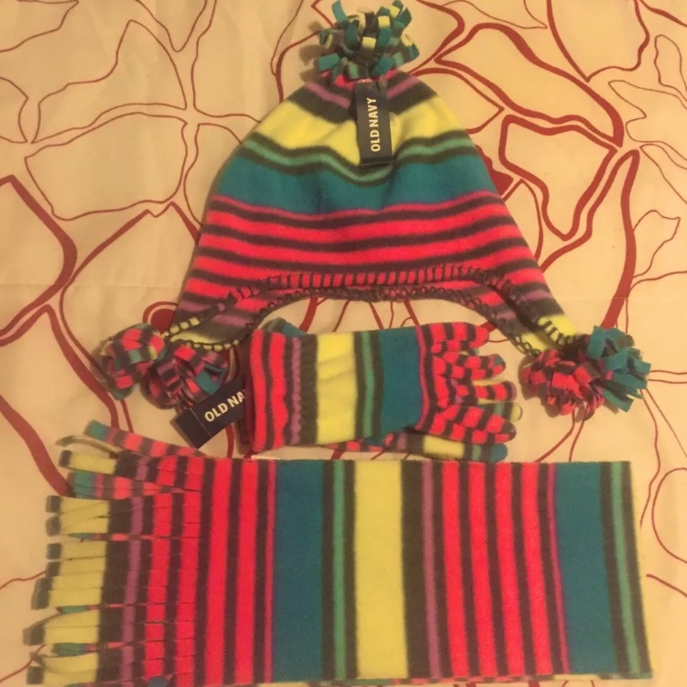 NWT Old Navy Fleece Hat Scarf Gloves S L/XL